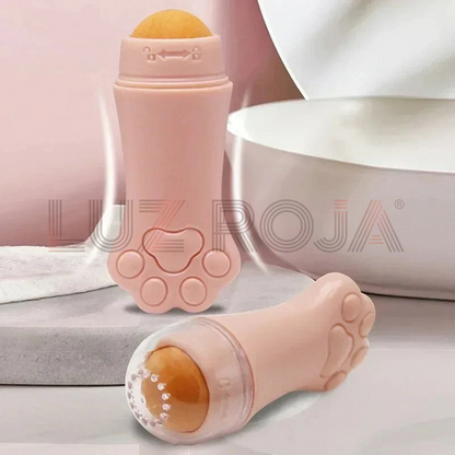 Cat paw shaped oil absorbent roller